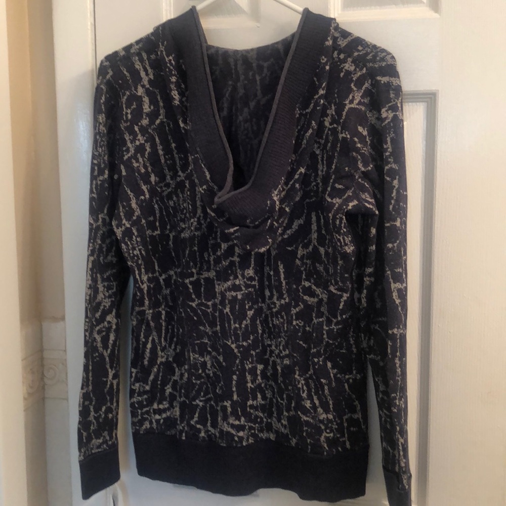 Sweater - Picture 2 of 5